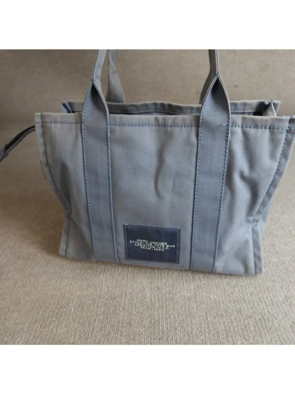 Marc Jacobs blue color